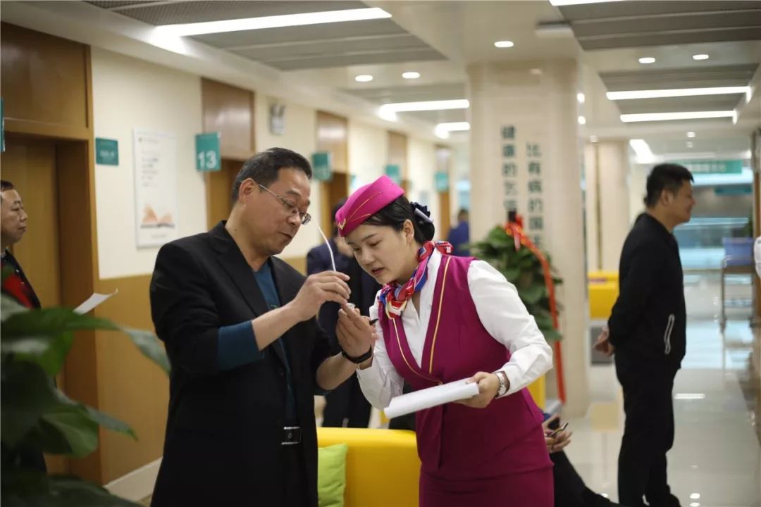 北京24小时套医保卡(北京医保卡使用指南)